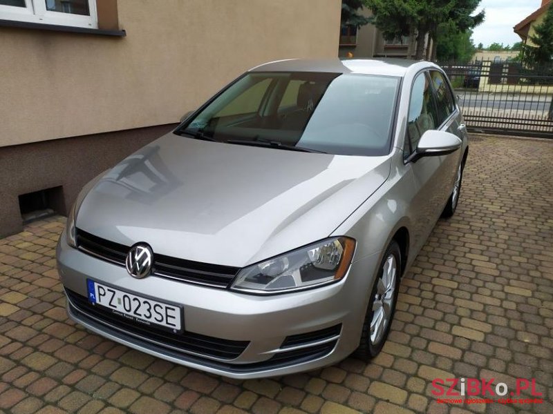 2015' Volkswagen Golf photo #3