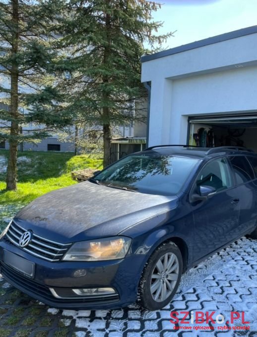 2010' Volkswagen Passat photo #1