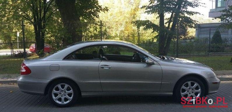 2004' Mercedes-Benz Klasa E photo #1