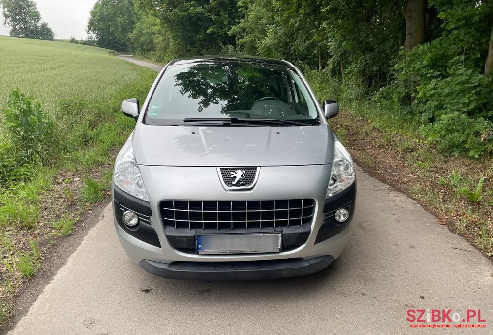 2011' Peugeot 3008 photo #2