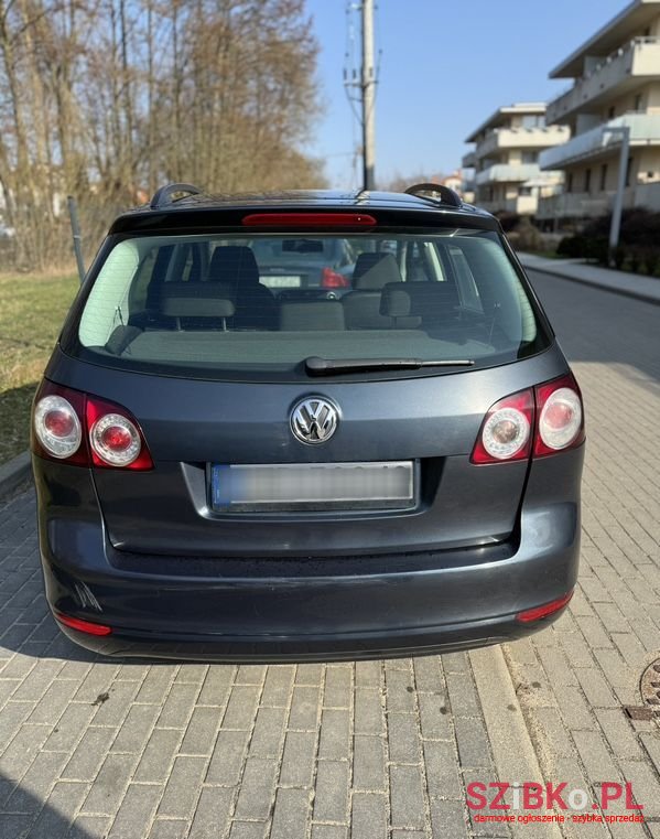 2009' Volkswagen Golf Plus photo #4