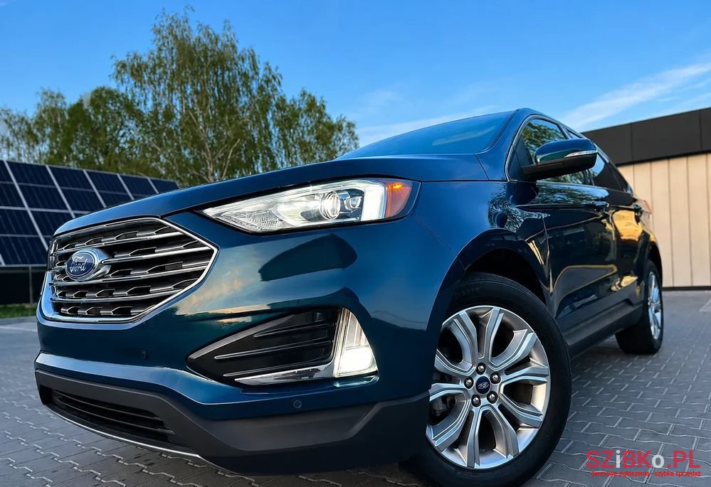 2020' Ford Edge photo #2