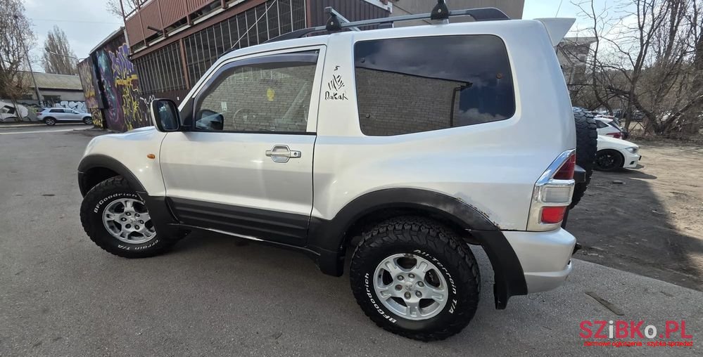 2000' Mitsubishi Pajero photo #5