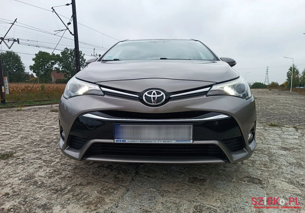 2015' Toyota Avensis 1.8 Business Edition photo #2