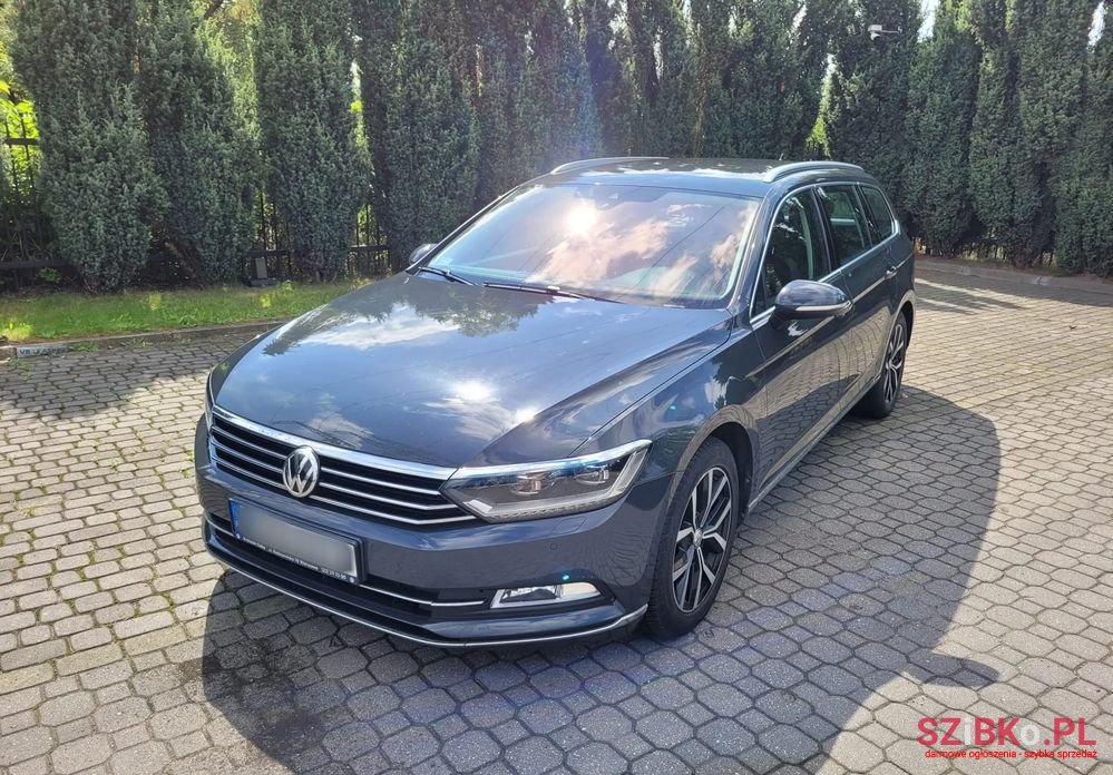 2017' Volkswagen Passat photo #1