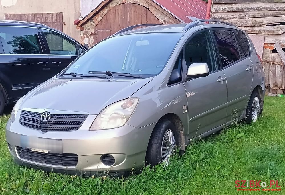 2002' Toyota Corolla Verso 1.8 Sol photo #1