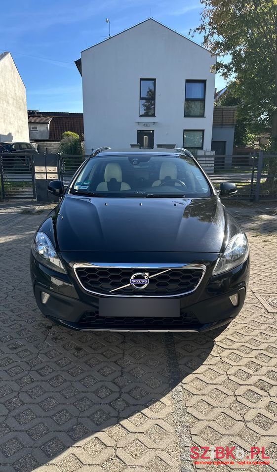 2015' Volvo V40 T4 Momentum photo #1