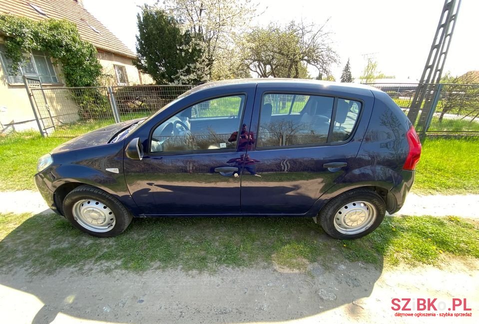 2010' Dacia Sandero photo #2