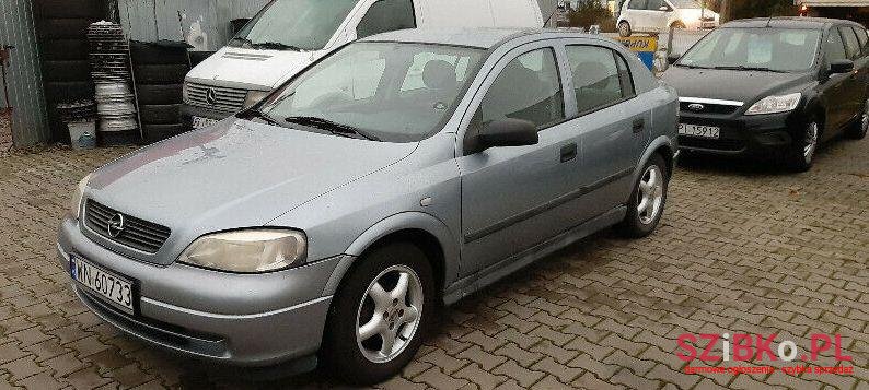 2005' Opel Astra photo #1