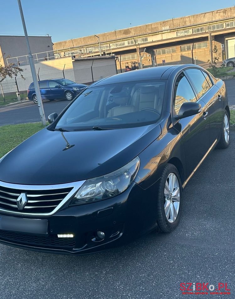 2011' Renault Latitude photo #2