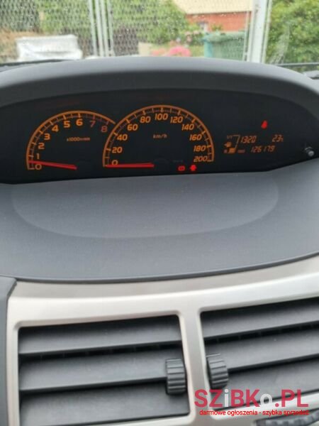 2011' Toyota Yaris photo #6