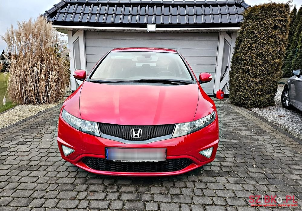 2010' Honda Civic 1.8I-Vtec Sport photo #2