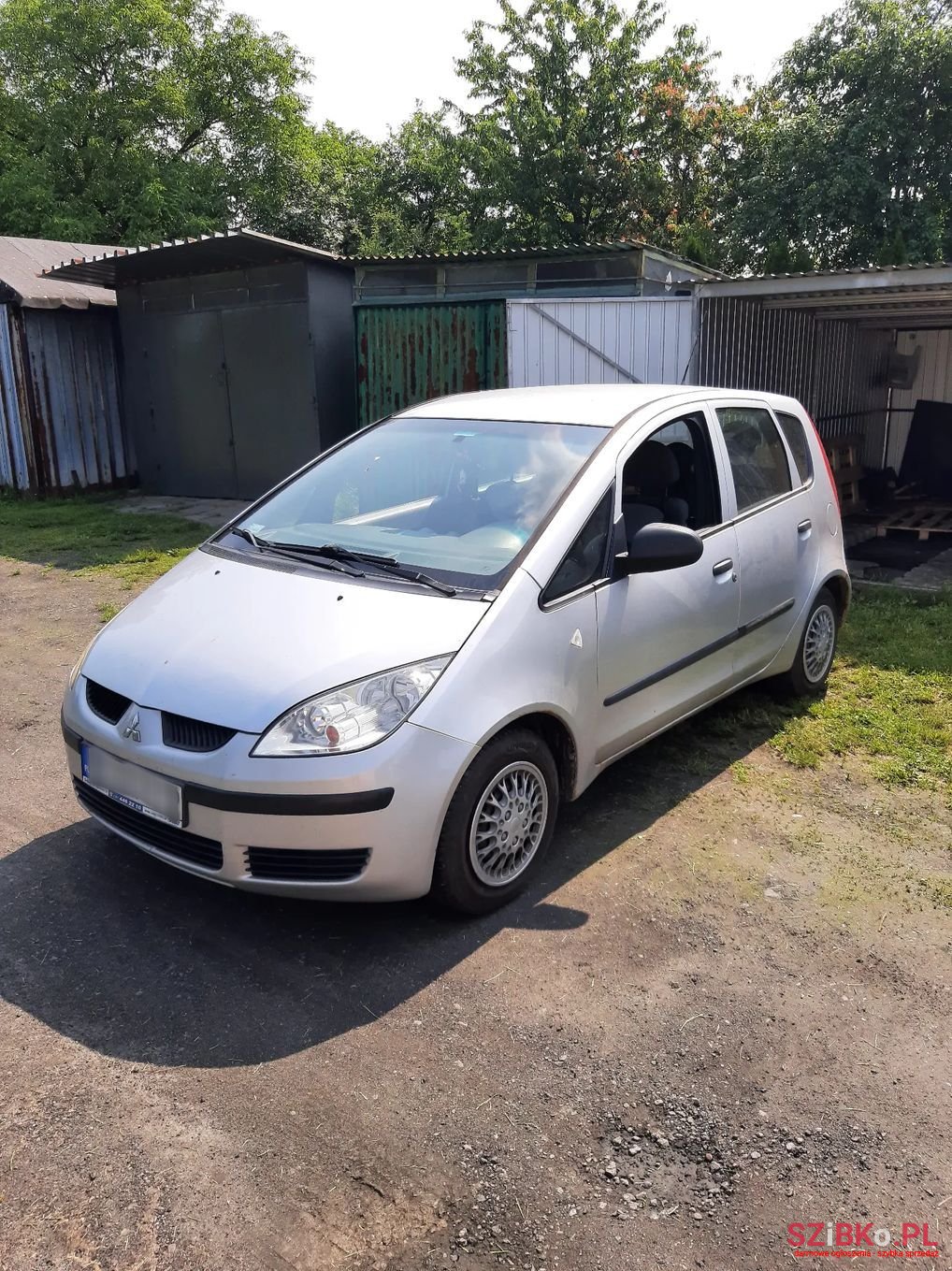 2005' Mitsubishi Colt photo #1