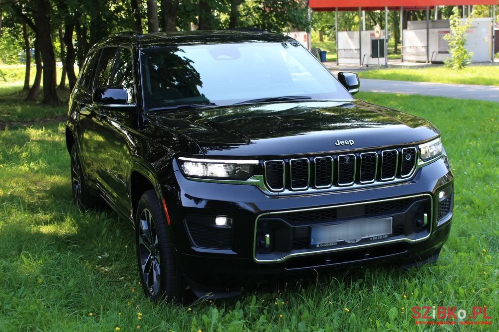 2021' Jeep Grand Cherokee photo #4