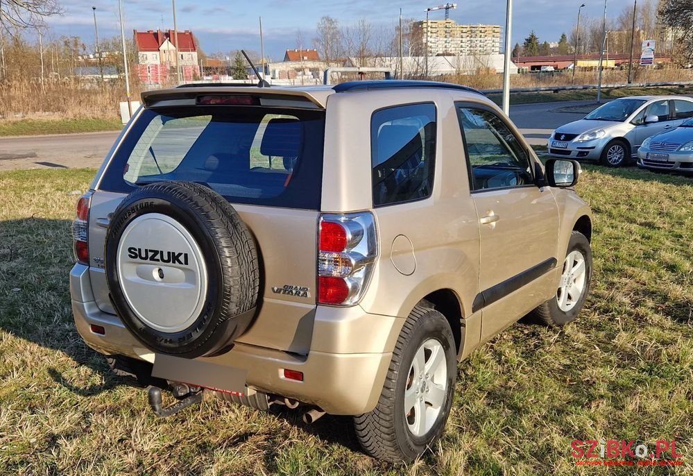 2011' Suzuki Grand Vitara photo #3
