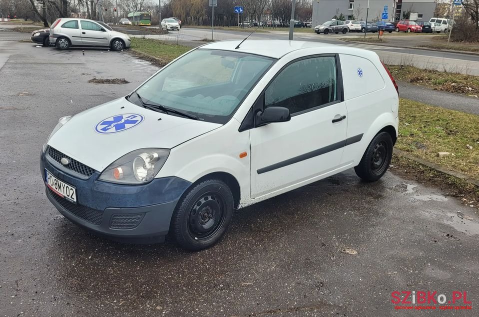 2008' Ford Fiesta photo #3