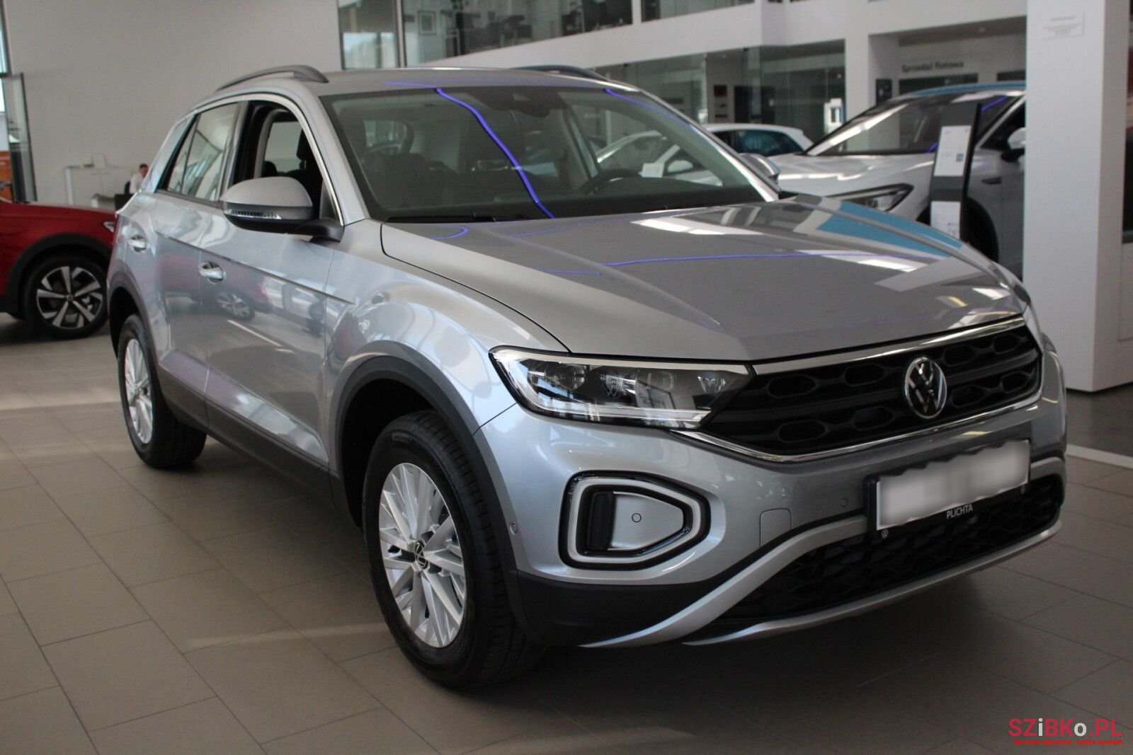 2023' Volkswagen T-Roc photo #2