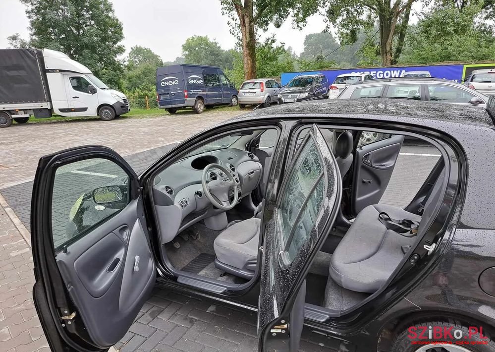 2000' Toyota Yaris 1.0 Base photo #5