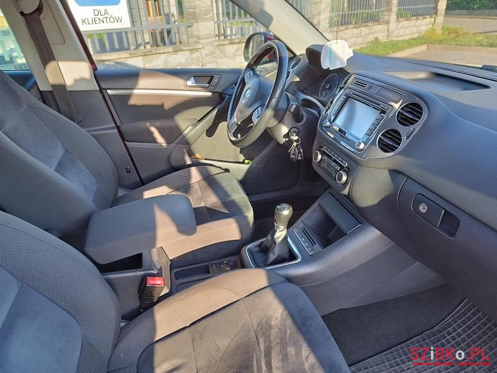 2012' Volkswagen Tiguan photo #5