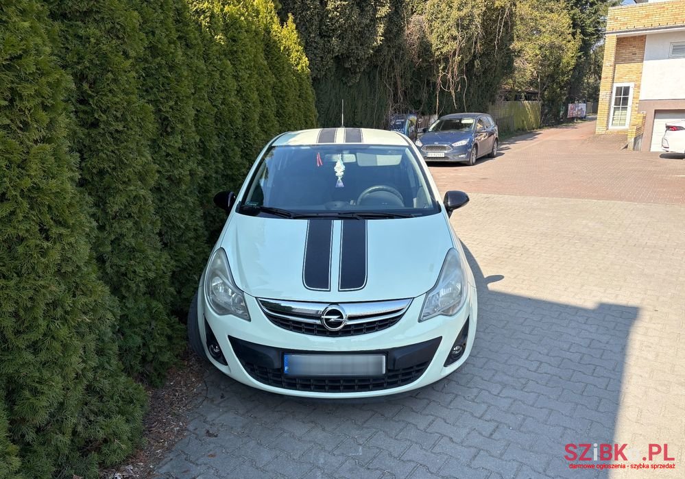 2011' Opel Corsa 1.2 16V Essentia photo #2