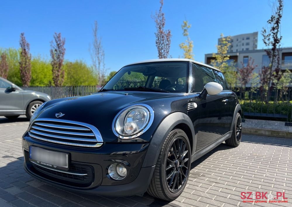 2011' MINI Cooper D photo #1