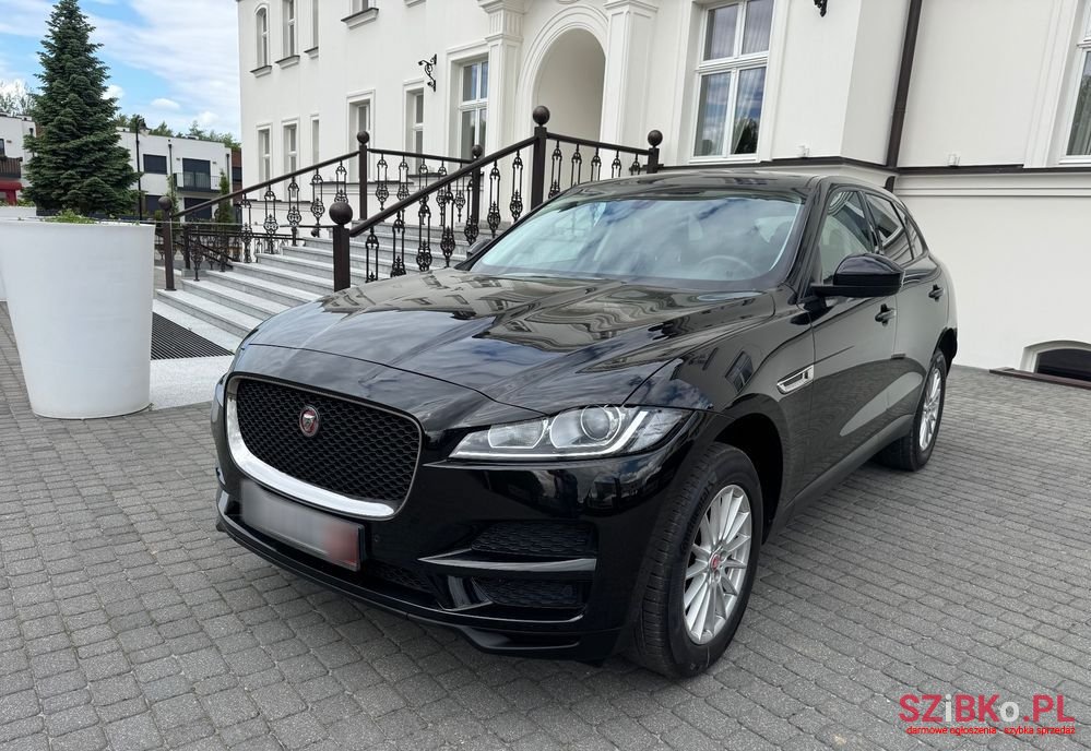 2017' Jaguar F-Pace 20D Awd R-Sport photo #3