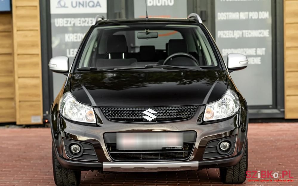 2014' Suzuki SX4 Classic photo #2