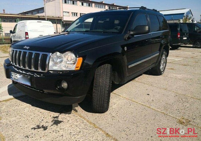 2007' Jeep Grand Cherokee photo #1
