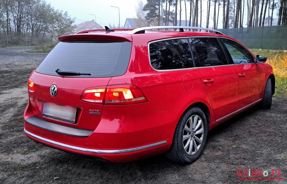 2013' Volkswagen Passat Variant photo #2