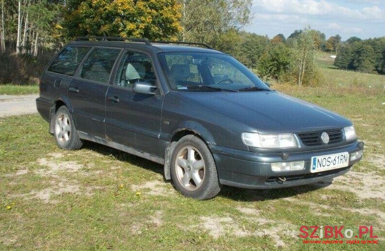 1995' Volkswagen Passat photo #1