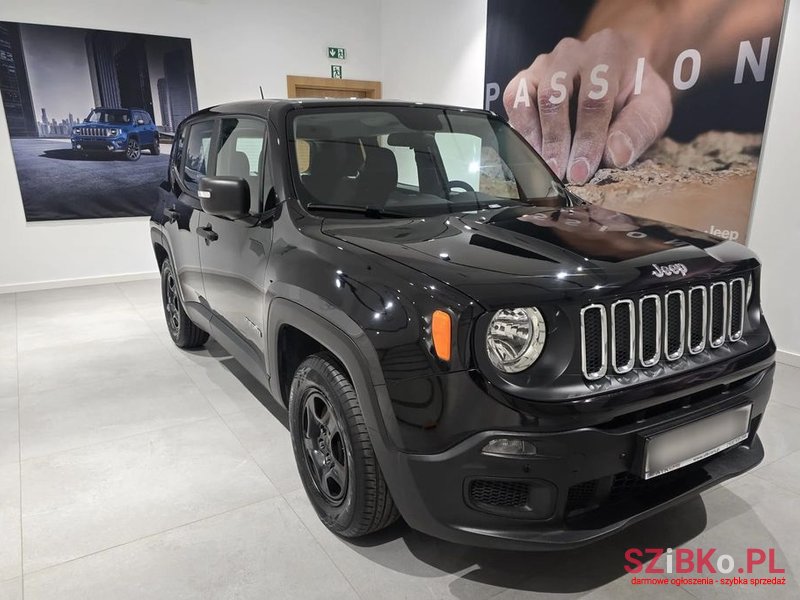 2016' Jeep Renegade photo #3