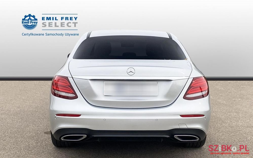 2017' Mercedes-Benz E-Class photo #4