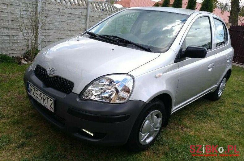 2005' Toyota Yaris photo #1