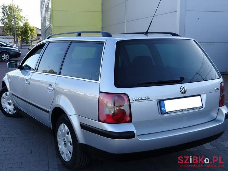 2002' Volkswagen Passat photo #5