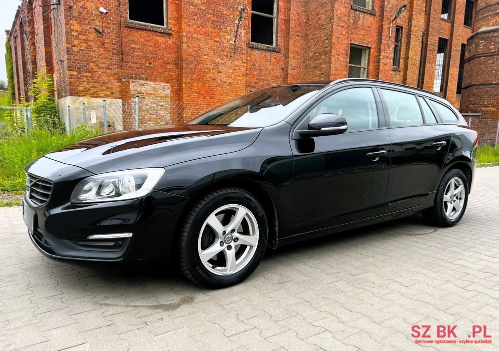 2016' Volvo V60 photo #2