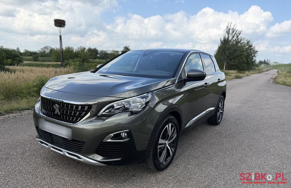 2020' Peugeot 3008 photo #2