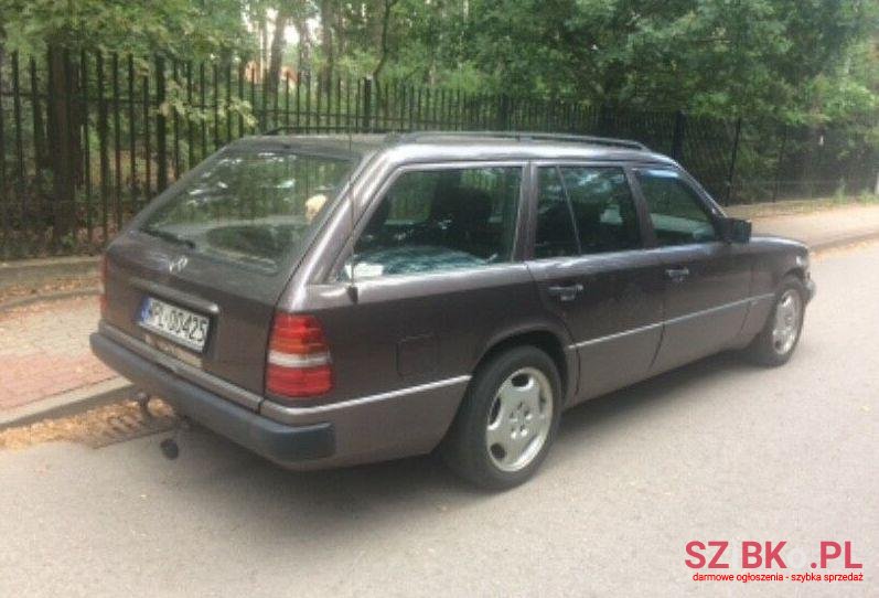 1991' Mercedes-Benz W124 photo #3