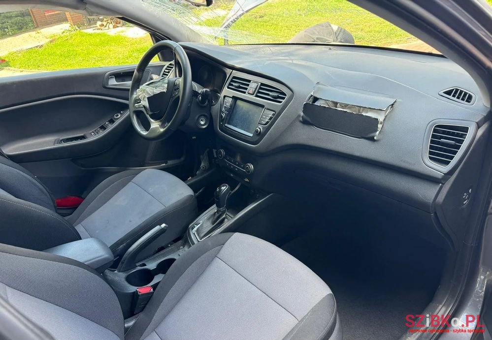 2020' Hyundai i20 1.0 T-Gdi Active Dct photo #2