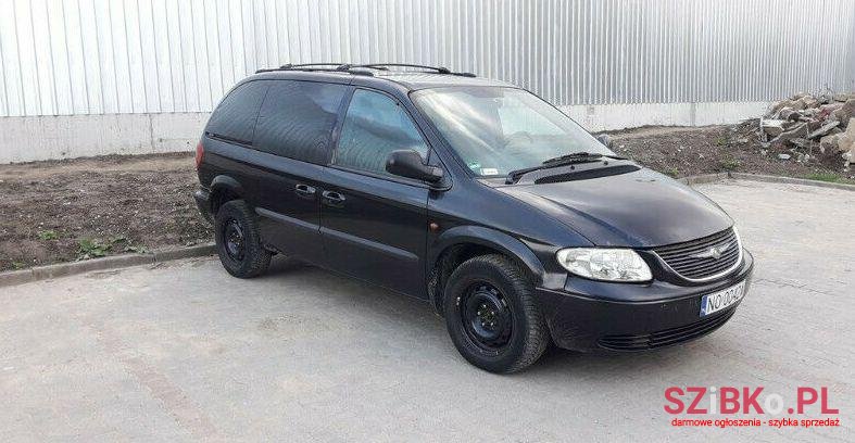 2004' Chrysler Voyager photo #1