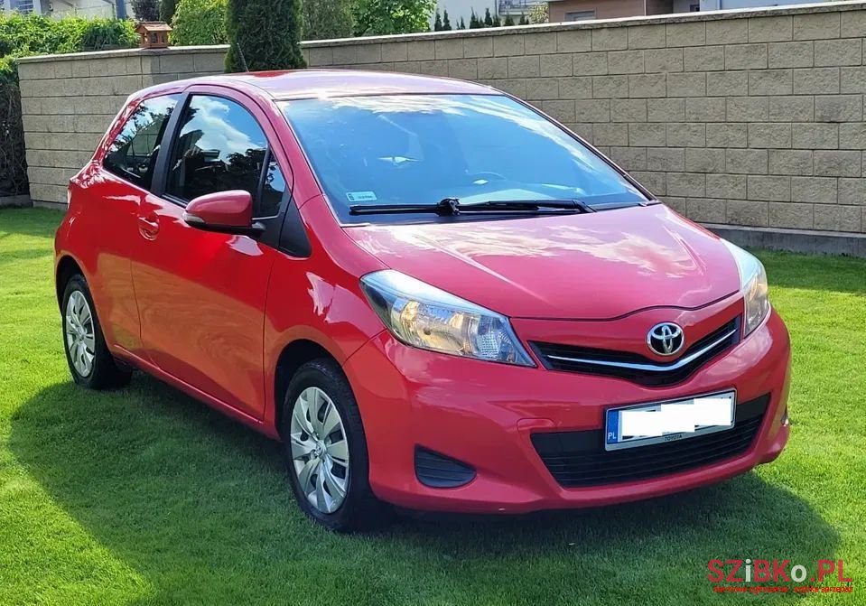 2013' Toyota Yaris photo #1