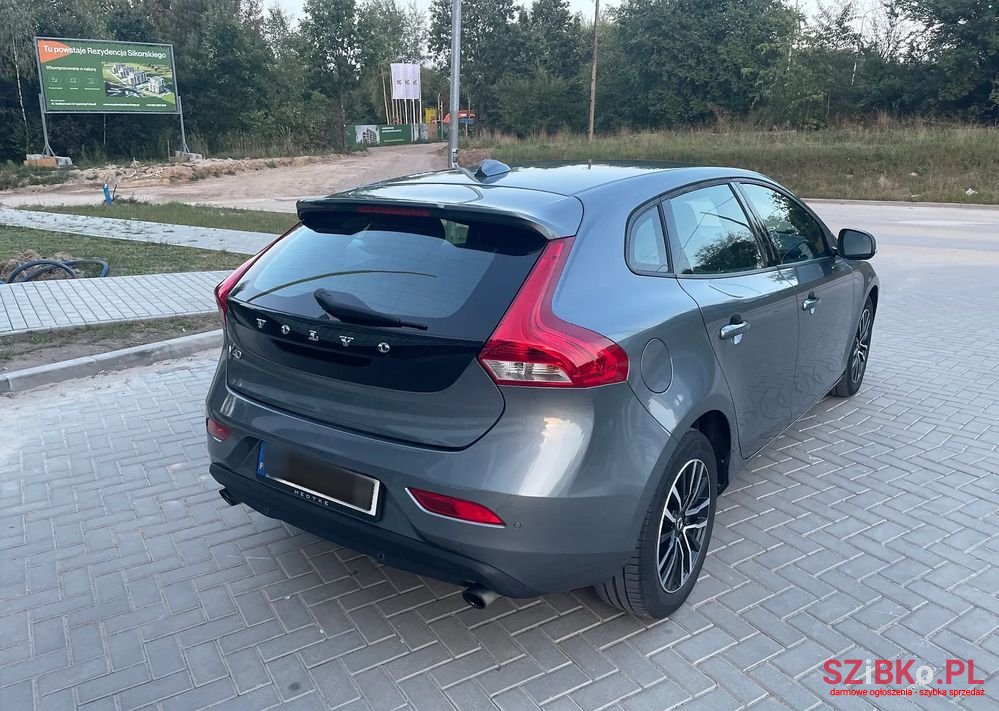 2017' Volvo V40 photo #3