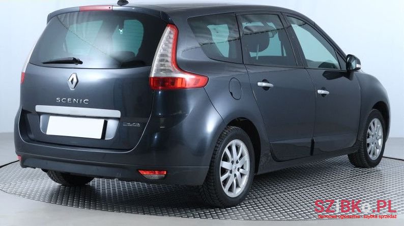 2010' Renault Grand Scenic photo #4