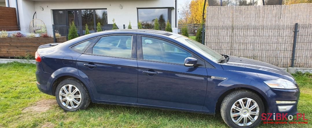 2011' Ford Mondeo photo #3