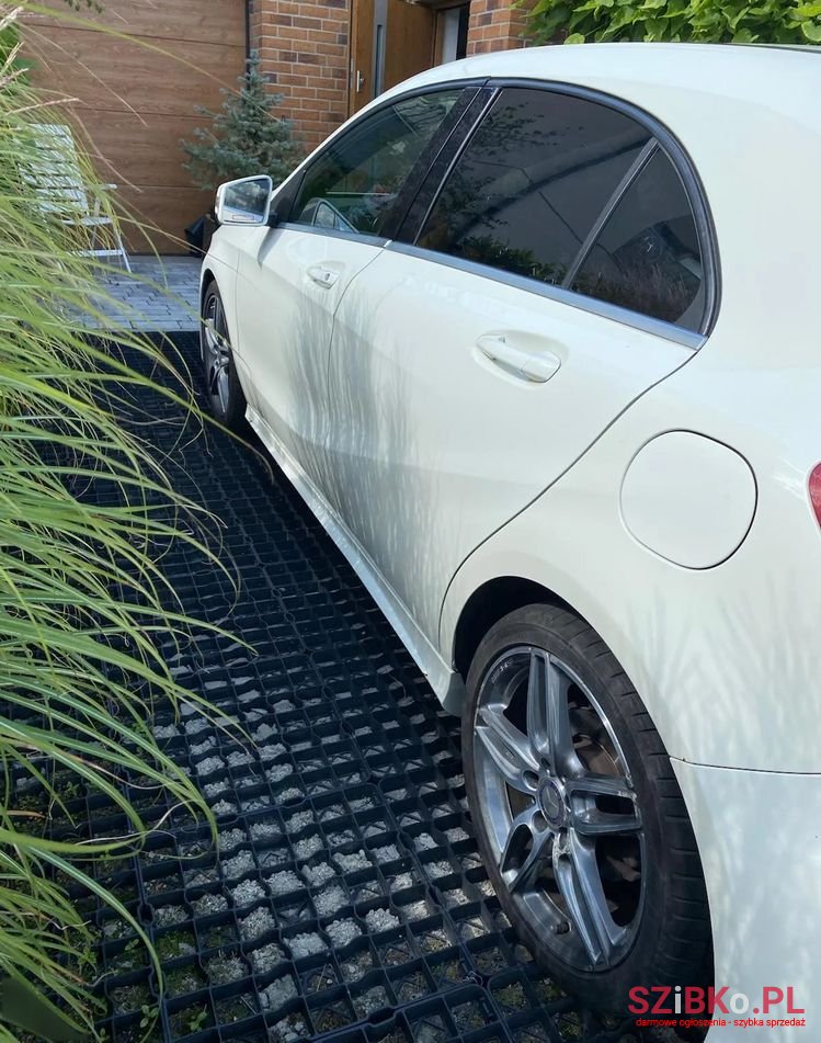 2017' Mercedes-Benz A-Class 180 photo #4