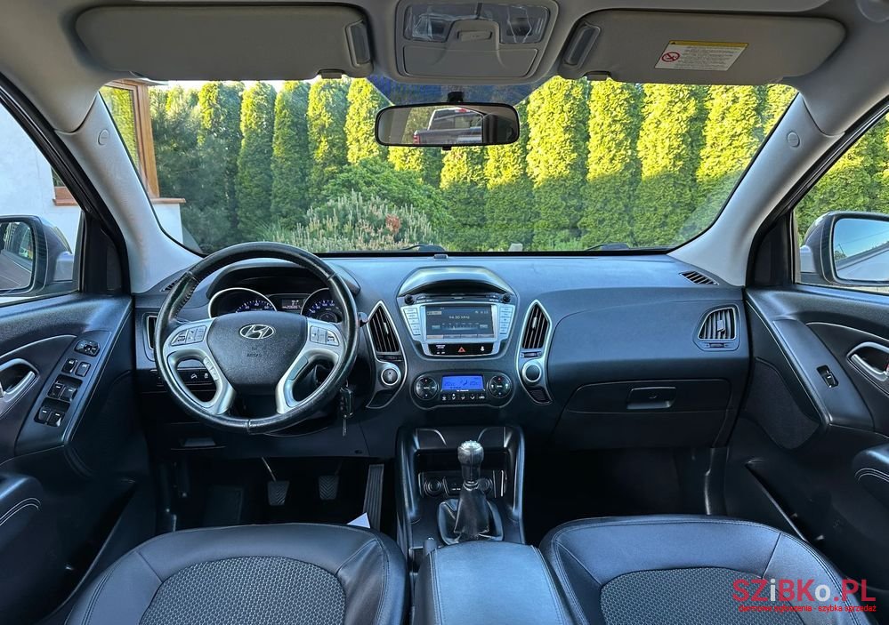 2012' Hyundai ix35 2.0 Premium 2Wd photo #3
