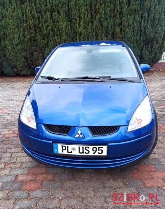 2007' Mitsubishi Colt photo #2