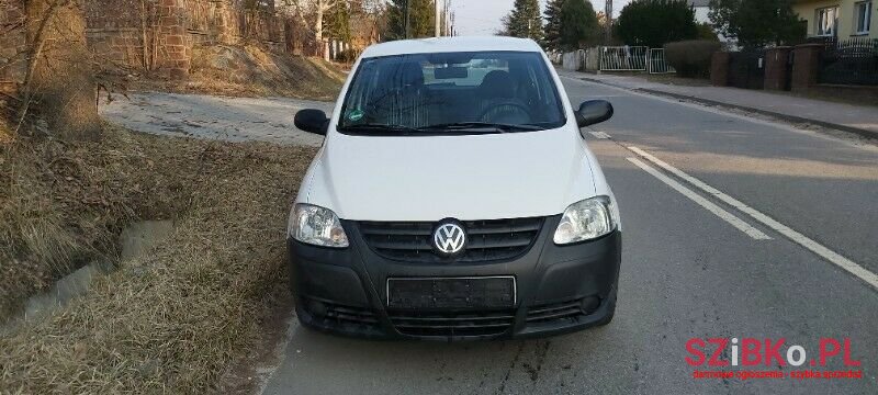 2010' Volkswagen Fox photo #3