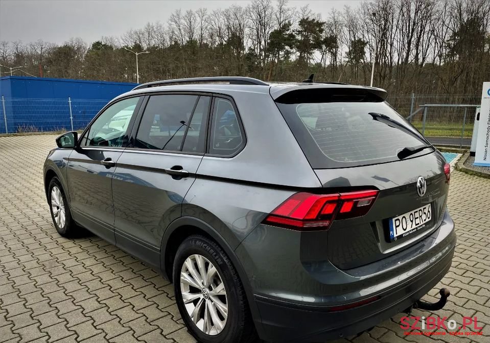 2017' Volkswagen Tiguan photo #5