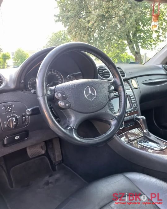 2005' Mercedes-Benz CLK photo #2