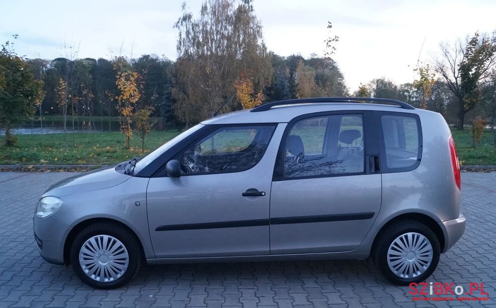 2009' Skoda Roomster 1.4 16V Ambition photo #2